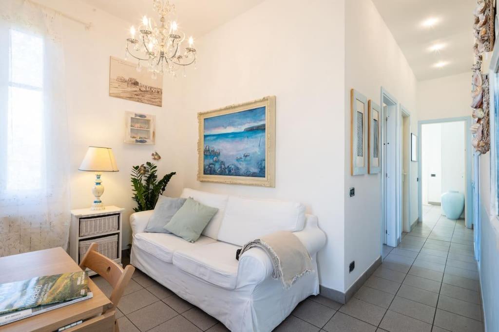 Art Of Living 100 Meters From The Sea. Apartment Marina di Pietrasanta Bagian luar foto