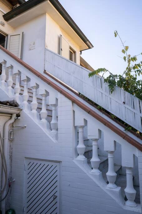 Art Of Living 100 Meters From The Sea. Apartment Marina di Pietrasanta Bagian luar foto
